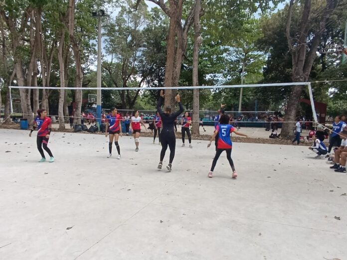 8 equipos avanzan a semifinales del torneo de mini voleibol de Asovodina
