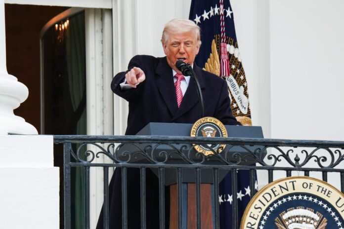 Trump contempla 