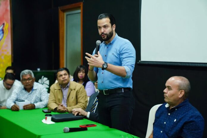 La actividad se desarrolló en la Casa del Pueblo Johnny Ventura, ubicada en el sector Gazcue, y estuvo presidida por Rafael Paz, presidente supervisor general del Distrito Nacional.