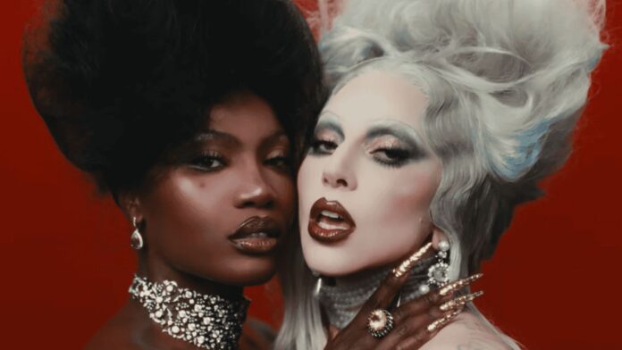 Lady Gaga y Doechii lanzan “Runway”, tema oficial de “El diablo viste a la moda 2”