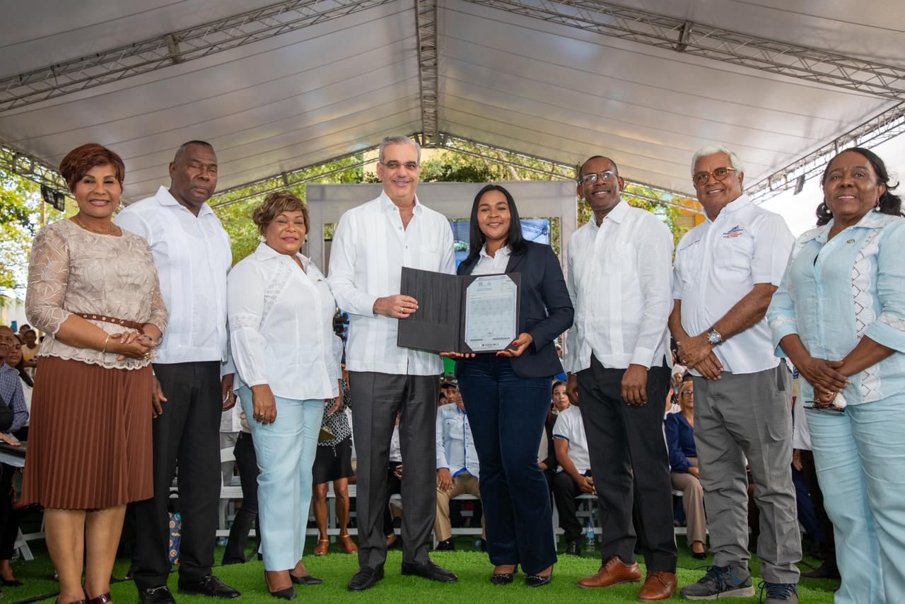 Gestion de Abinader supera los 163 mil titulos de propiedad entregados y tiene otros 150 mil en proceso 1