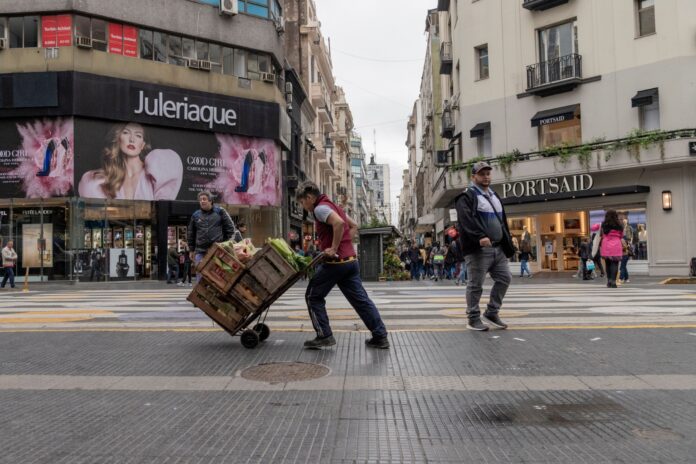 La tasa de inflación interanual registrada en marzo marca una caída respecto al 33,1 % de febrero, que había sido la más alta en seis meses.