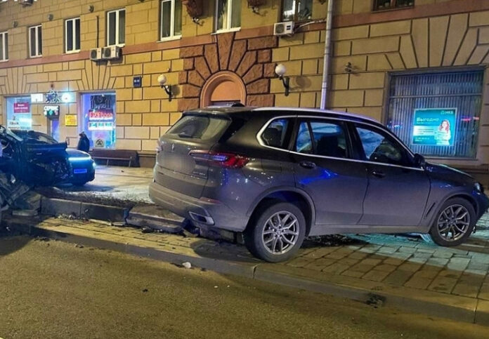Accidente en Moscú deja dos muertos y varios heridos tras choque múltiple
