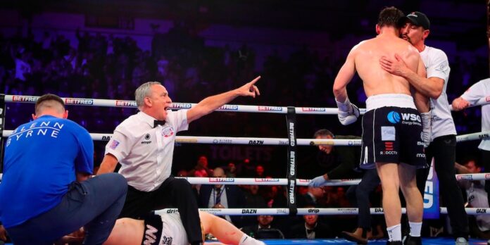 “Su carrera se acabó”: boxeador irlandés sufre una hemorragia cerebral tras ser noqueado