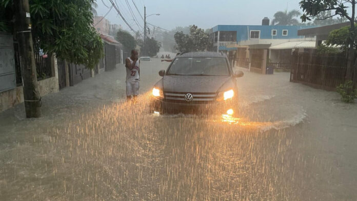Vaguada desata intensas lluvias y ráfagas de viento en varias provincias