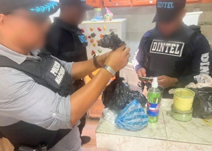 Ocupan drogas, armas blancas y otros objetos durante allanamiento en Espaillat