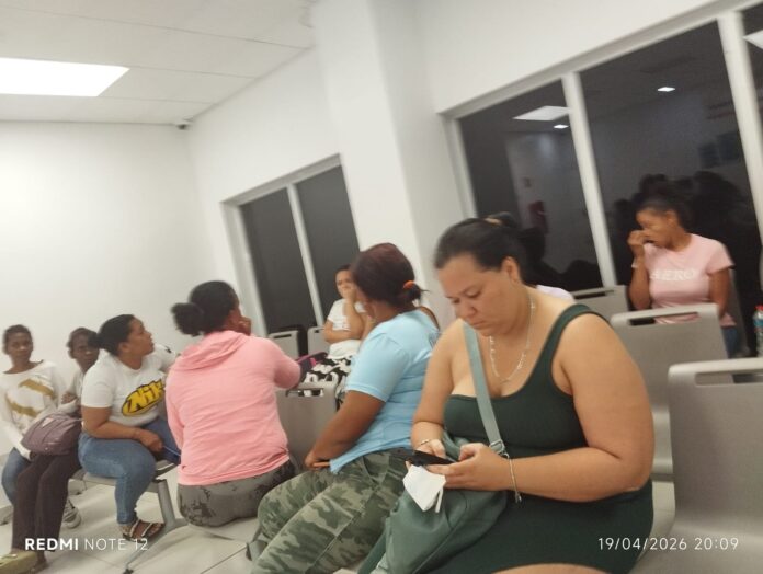 Pacientes denuncian largas esperas y falta de personal en emergencia del Hospital Mario Tolentino