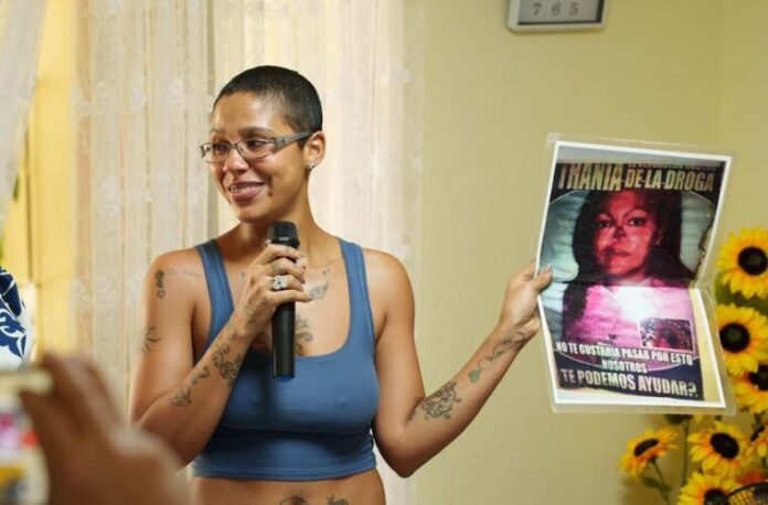 Tokischa visita Hogar Crea y comparte mensaje de transformación con mujeres en rehabilitación