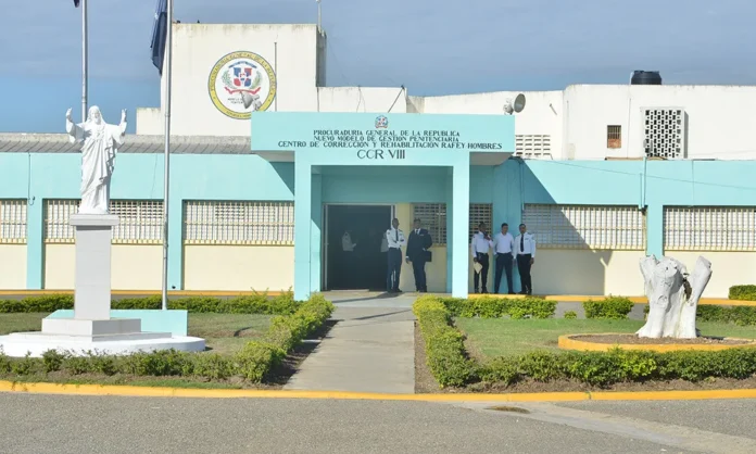 Familiares denuncian presuntos maltratos y aislamiento de internos en CCR Rafey Hombres