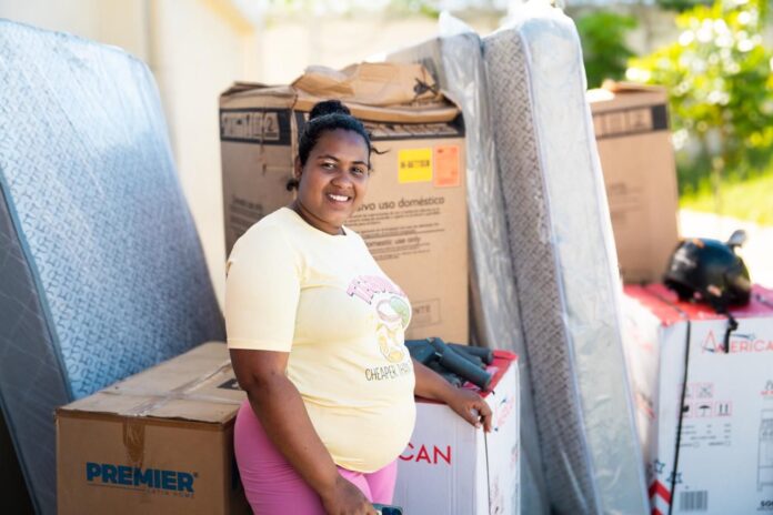 ¡Enhorabuena! Gobierno inicia entrega de enseres del hogar a familias afectadas por inundaciones