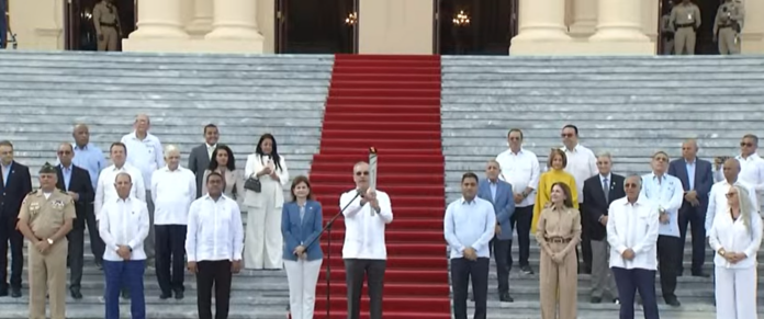 Abinader recibe la llama Centroamericana y del Caribe y da inicio a su recorrido