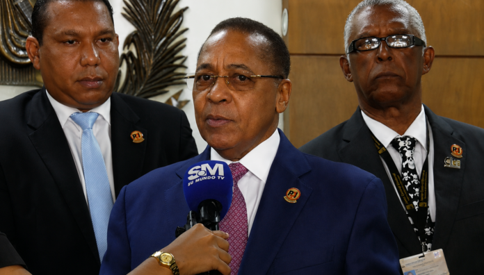 Ismael Reyes afirma recorte a partidos no resolverá crisis económica y pide reconsiderar medida