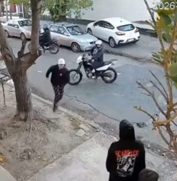 Familia enfrenta a delincuentes y frustra intento de asalto en Buenos Aires Familia enfrenta a delincuentes y frustra intento de asalto en Buenos Aires