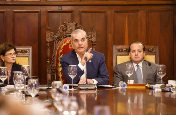 Desde julio: propuesta para recortar millones a partidos será enviada al Congreso Actualmente, la contribución estatal a partidos, agrupaciones y movimientos políticos asciende a RD$1,620 millones, conforme a la Ley de Presupuesto vigente.