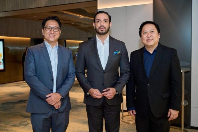 Viceministro Roger Pujols visita Singapur para conocer modelo de transporte y movilidad urbana