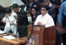 Maribel Espaillat pide justicia y que se esclarezcan las causas de la tragedia Con un relato cargado de dolor, también revivió los momentos que vivió atrapada bajo los escombros tras el colapso del techo, junto a su esposo y otras personas. En medio del caos, aseguró que solo pensaba en sus seres queridos.