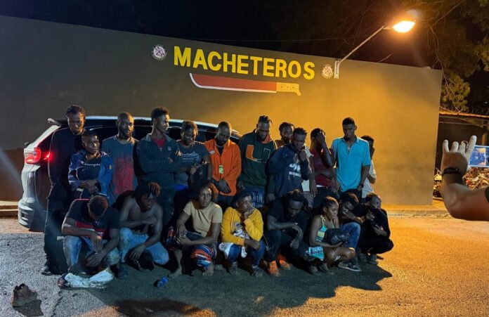 El hecho ocurrió en el sector Don Bosco, donde una patrulla militar localizó el vehículo, una Honda CR-V gris, año 2021.