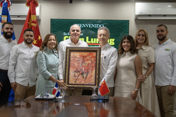 AGROESA recibe al embajador de China en el marco de su 30.º aniversario