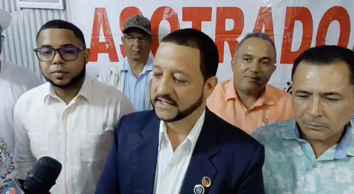 Azotrado llama al Gobierno ante crisis del transporte y abre nueva oficina en Santiago