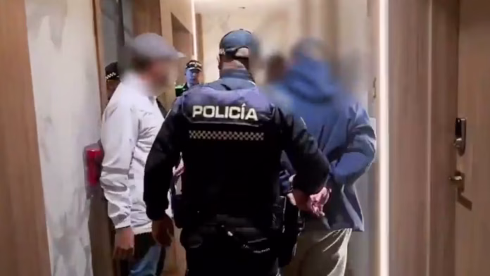 Detienen en Colombia a estadounidense señalado de abuso sexual contra un niño