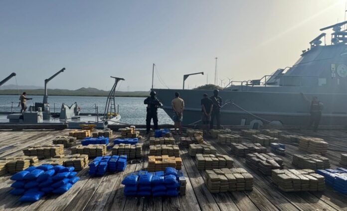 Golpe al narcotráfico: DNCD ocupa 1,743 paquetes de presuntas drogas en costas de Peravia