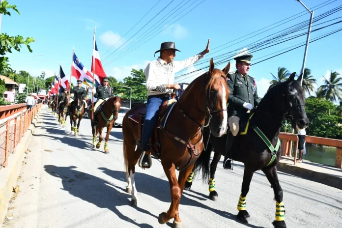 Miches celebra su tradicional cabalgata con participación de jinetes nacionales y extranjeros