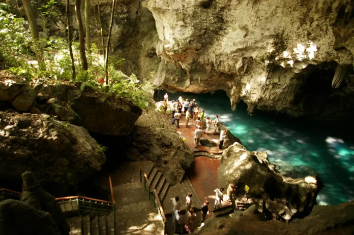 Monumento Natural Reserva Antropológica Cuevas de Borbón o del Pomier,