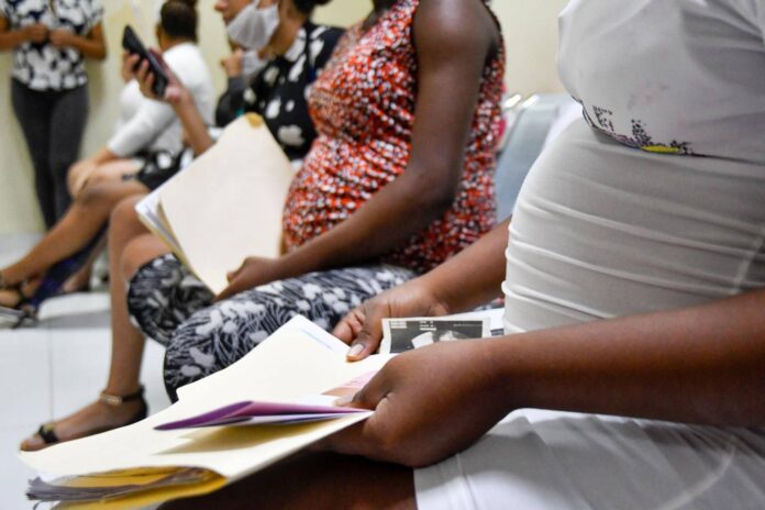 Piden con firmas cese de las políticas migratorias en hospitales de República Dominicana