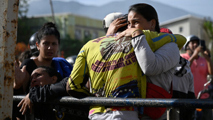 Venezuela empieza a recibir ayuda internacional cuando las muertes se acercan al millar