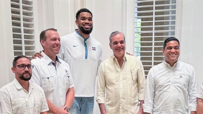 Abinader felicita a Karl-Anthony Towns tras conquistar histórico campeonato de la NBA