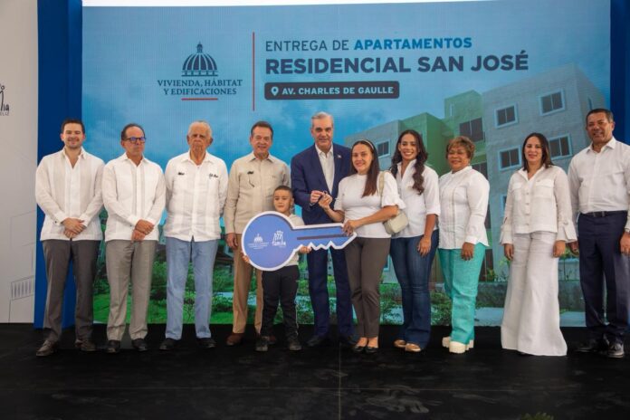 Abinader entrega 700 apartamentos del Plan Familia Feliz en Santo Domingo Norte