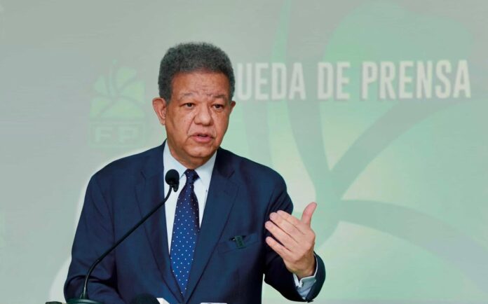 Leonel Fernández dice legado del PRM será una deuda pública insostenible destinada a pagar viáticos y ampliar la nómina