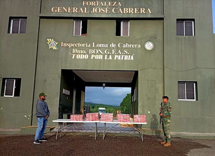 Militares del ERD ocupan 47,600 cigarrillos de contrabando en Loma de Cabrera