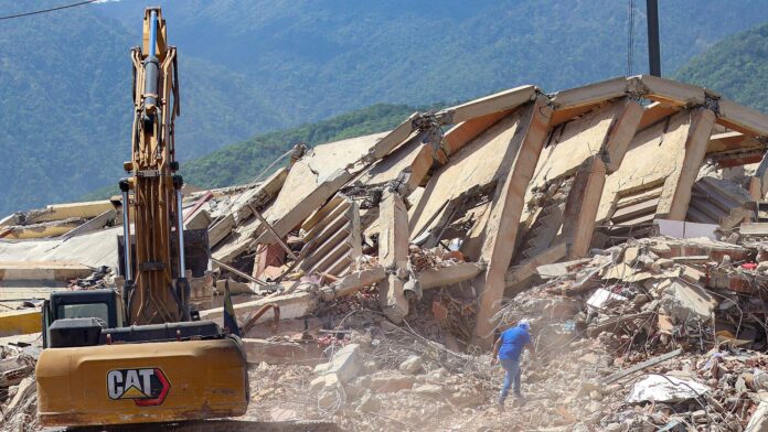 Venezuela eleva a 4,333 el número de fallecidos como saldo del devastador terremoto doble