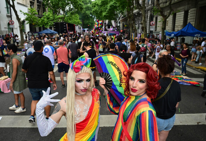 Berlín celebra su Día del Orgullo LGBTI con cientos de miles de participantes