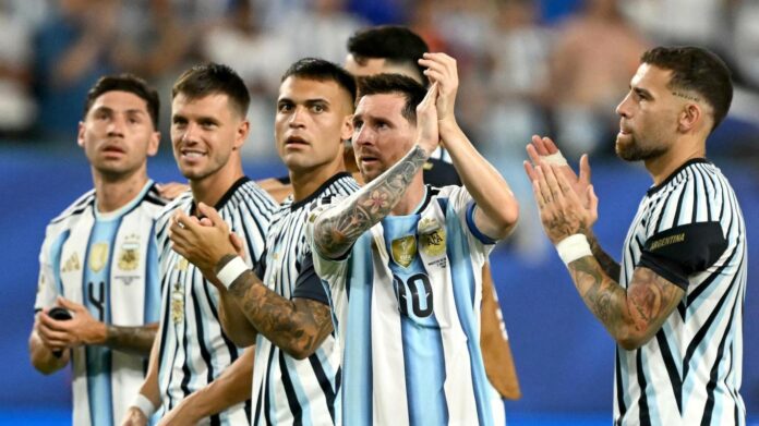Lionel Messi celebra la clasificación de Argentina a los octavos de final del Mundial de la FIFA 2026 tras vencer a Cabo Verde.