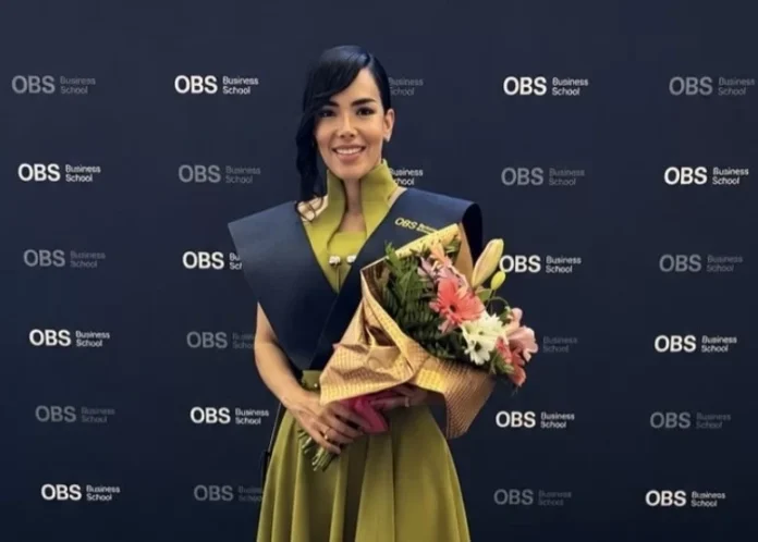 Isaura Taveras celebra la culminación de su Máster en Dirección de Comunicación