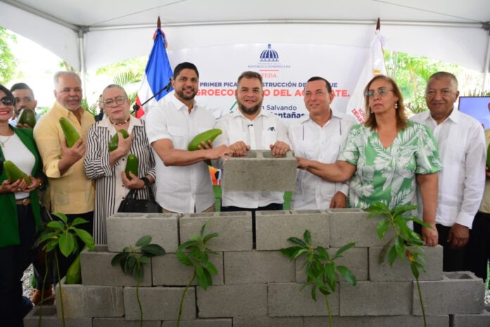 Gobierno inicia construcción del Parque Agroecológico del Aguacate en Cambita Garabitos