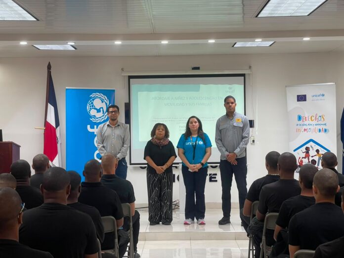 Capacitan nuevos agentes de migración en DDHH de la niñez y movilidad humana en Santiago