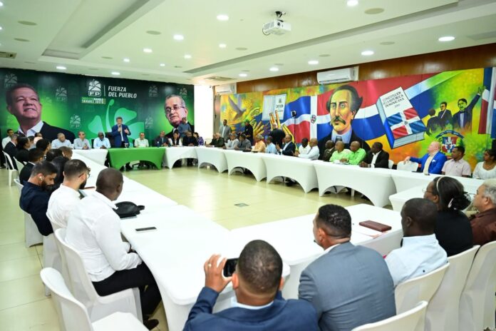Leonel Fernández y la FP se movilizan este sábado y domingo con amplia agenda política