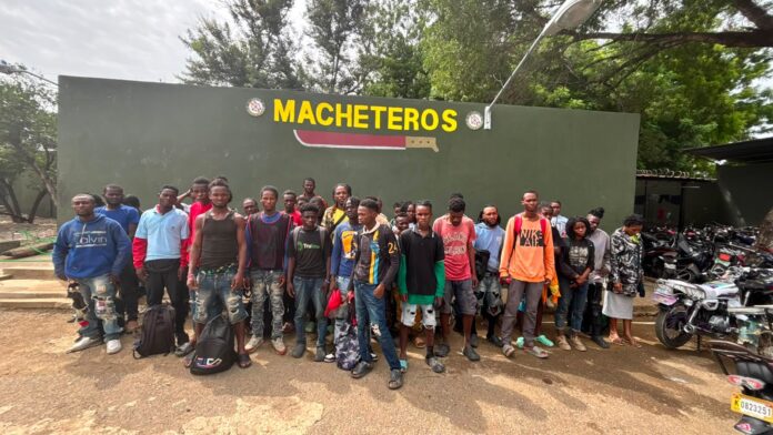 Apoyados con unidades de drones, Ejército detiene a 82 haitianos indocumentados en Dajabón y Valverde