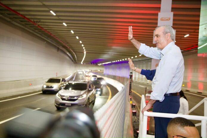 Abinader inaugura túnel y paso a desnivel en la Plaza de la Bandera