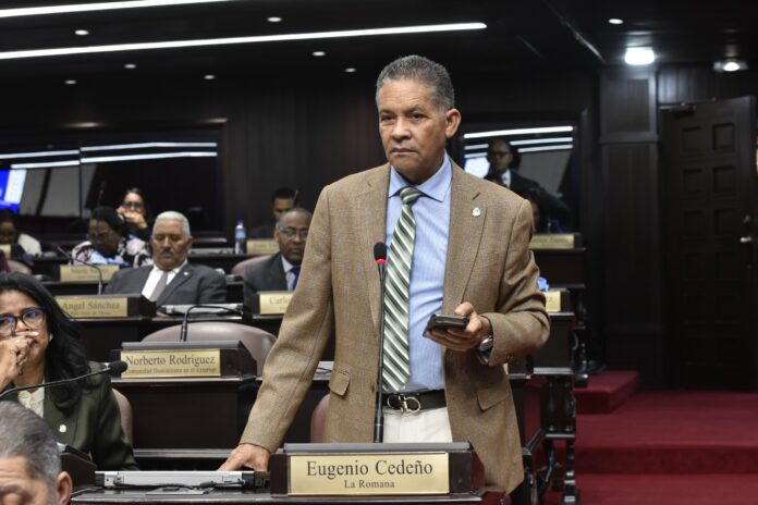 El texto legal contó con el apoyo de todas las bancadas políticas con representación en la Cámara de Diputados, al ser aprobado a unanimidad con el voto de todos los legisladores presentes.  