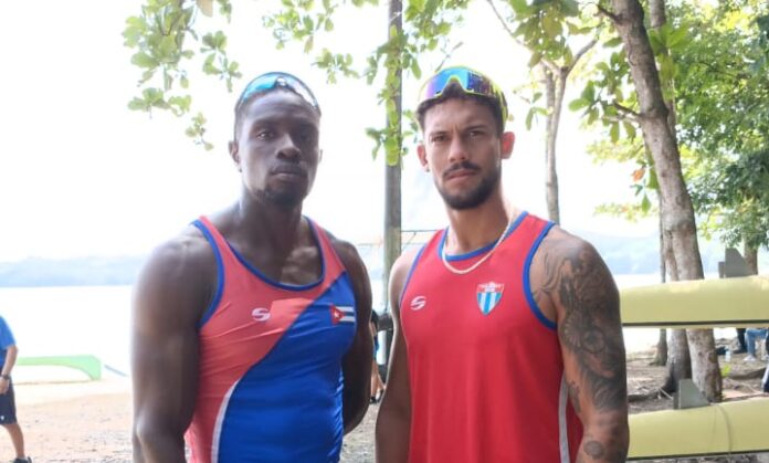 Los cubanos Eduar Suárez y Reidy Cardona dominaron la competencia al registrar un tiempo de 6:32.80, suficiente para quedarse con el primer lugar del podio.