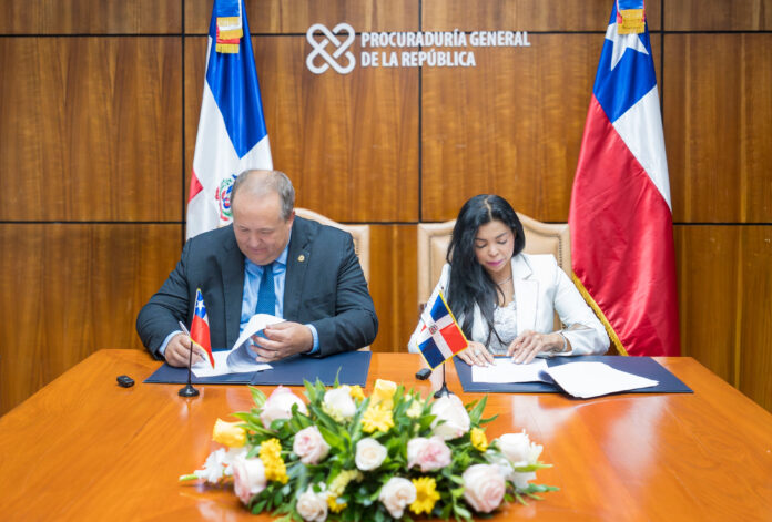 RD y Chile crean equipo conjunto para enfrentar la trata, el tráfico de migrantes y el lavado de activos