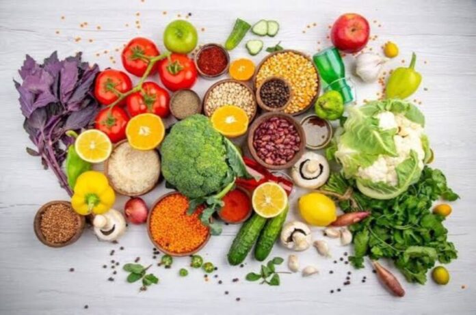 Los precios mundiales de los alimentos bajaron ligeramente en junio, informa la FAO
