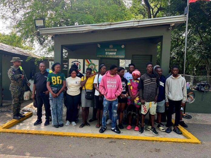 Detienen a 96 haitianos ilegales en Dajabón durante operativos del Ejército