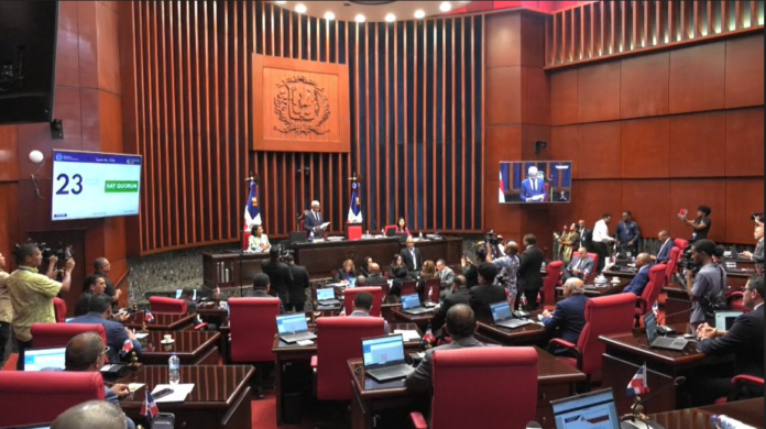 Presidente del Senado garantiza revisión de observaciones al nuevo Código Penal