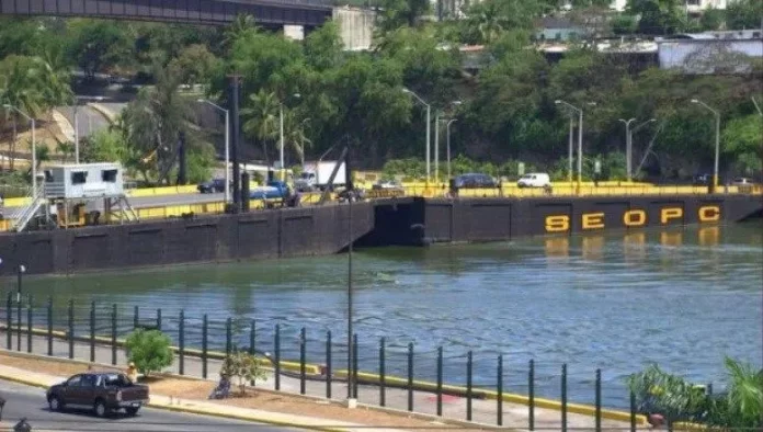 Informan cierre del puente flotante hasta el martes por huracán Fiona