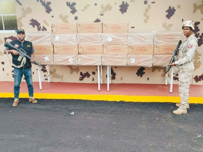 CESFronT detiene motocicletas en las que transportaban ocho nacionales haitianos en estatus migratorio irregular